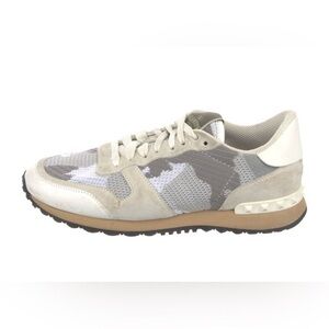 Valentino EUC Rockstud Accents Printed Sneakers size EU 39/9